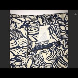 PATAGONIA CREAM NAVY BLUE LEAF PRINT SHORTS
